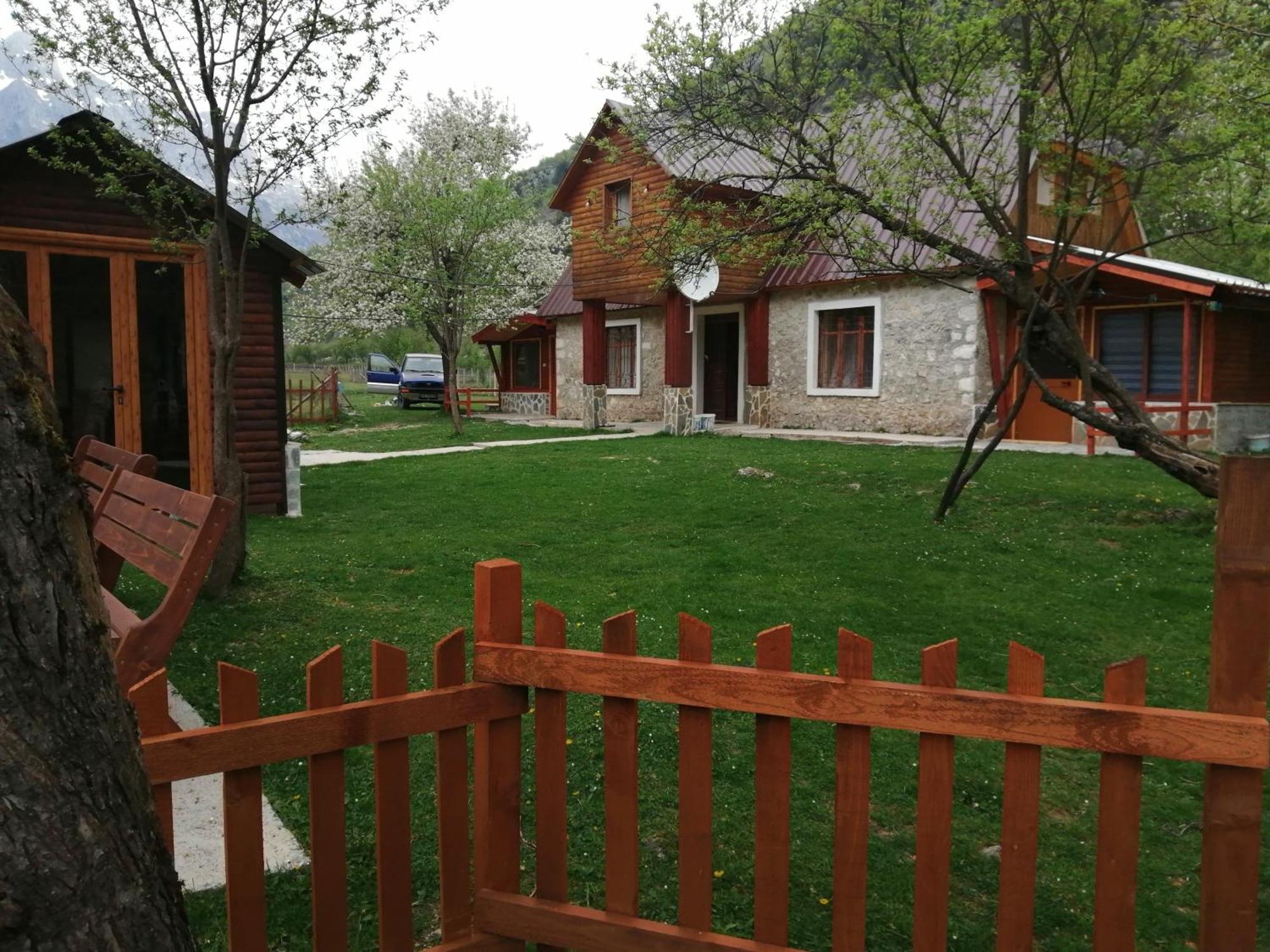 Bujtina Pllumi Theth Bed and Breakfast Εξωτερικό φωτογραφία
