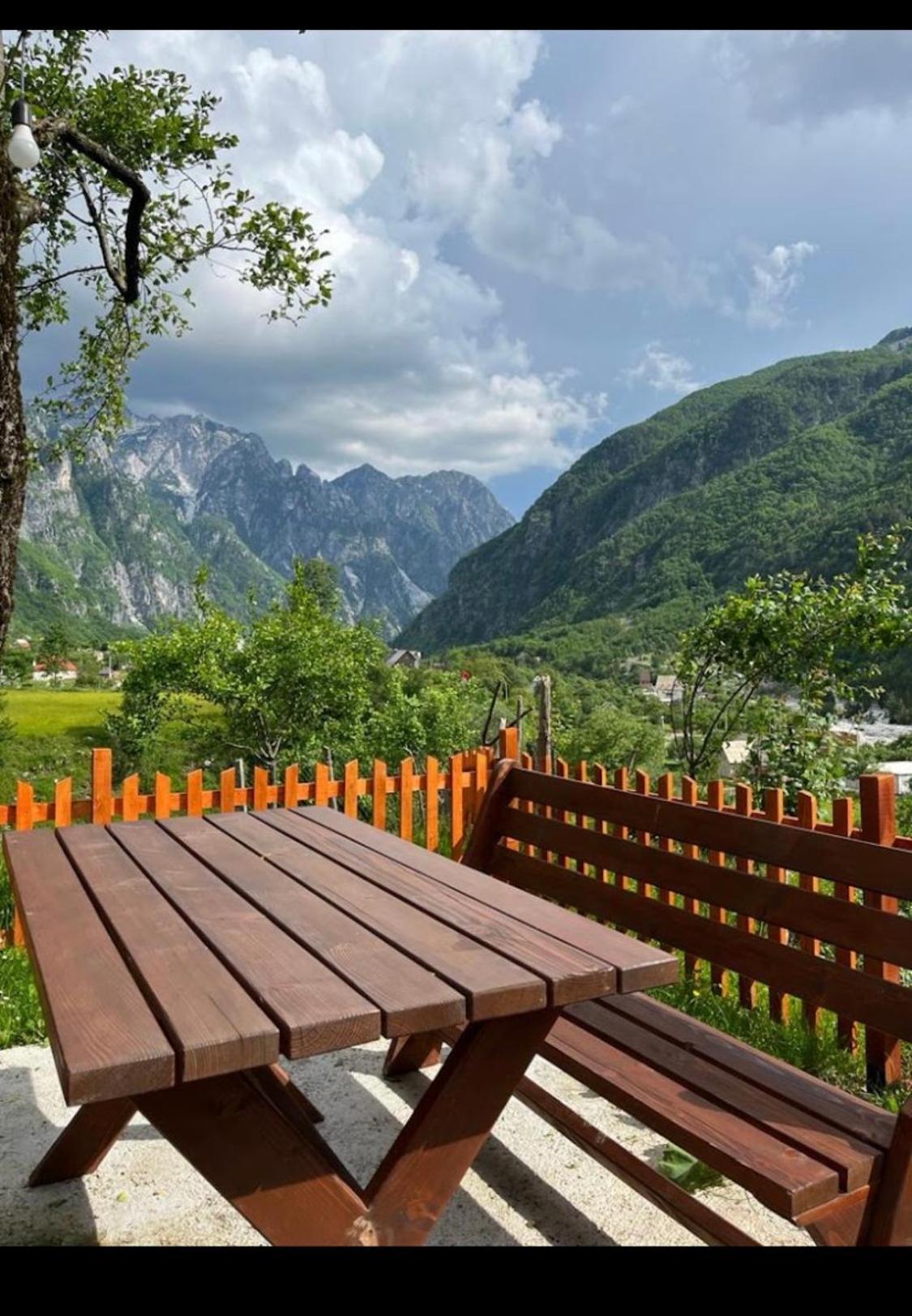 Bujtina Pllumi Theth Bed and Breakfast Εξωτερικό φωτογραφία