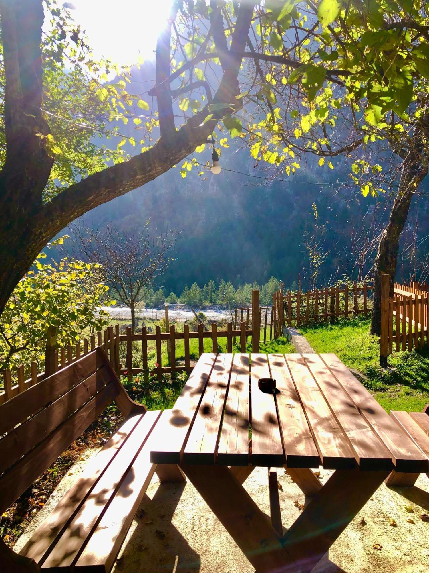 Bujtina Pllumi Theth Bed and Breakfast Εξωτερικό φωτογραφία