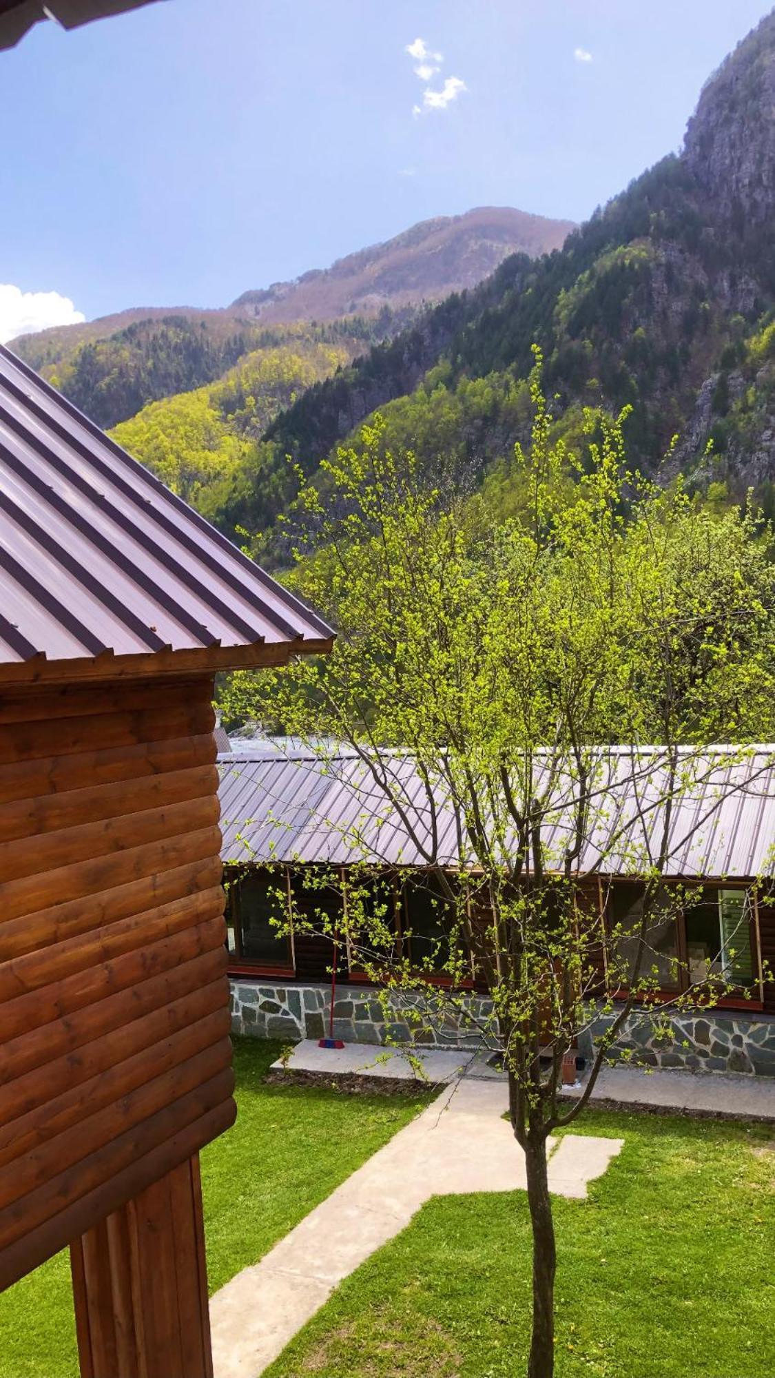 Bujtina Pllumi Theth Bed and Breakfast Εξωτερικό φωτογραφία