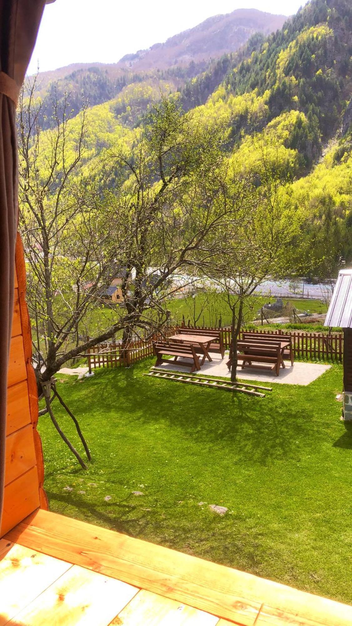Bujtina Pllumi Theth Bed and Breakfast Εξωτερικό φωτογραφία