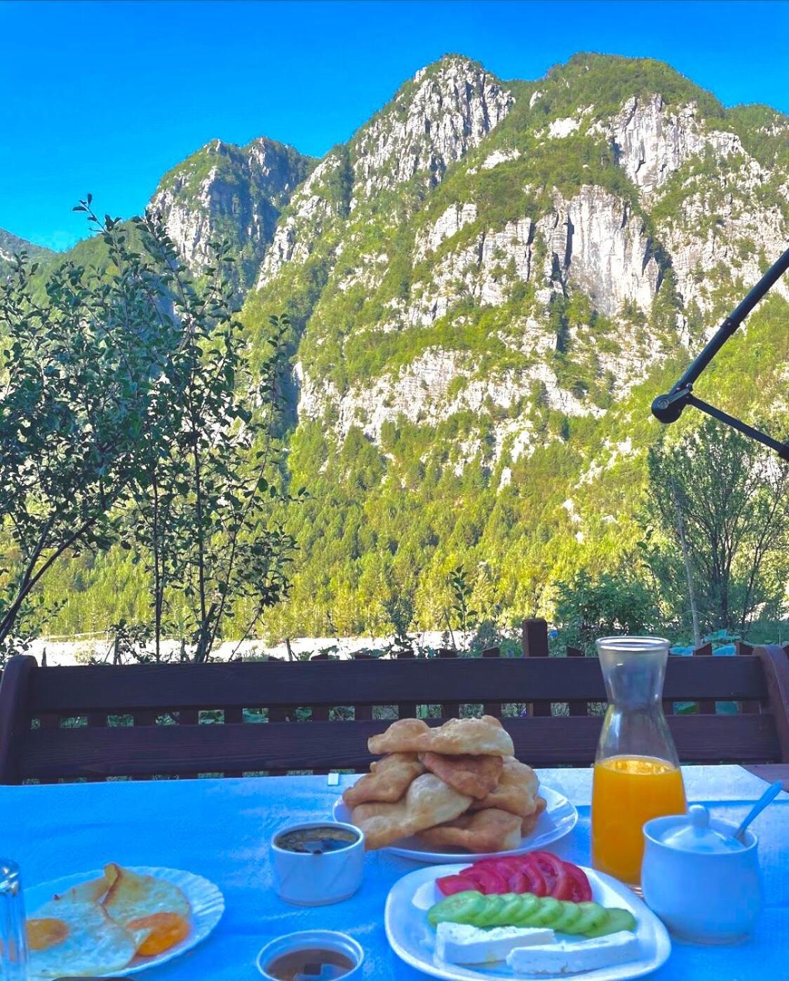 Bujtina Pllumi Theth Bed and Breakfast Εξωτερικό φωτογραφία